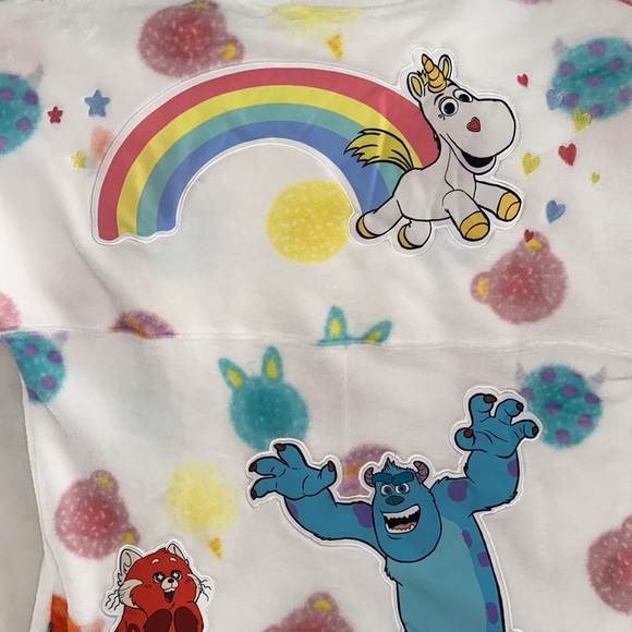 Disney Fuzzy Pixar Spirit Jersey w- Toy Story, Turning Red, Monsters Inc, etc - Picture 4 of 8